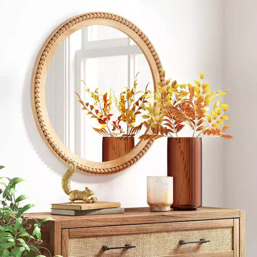 Specchio da parete rotondo in legno con perline da 28" (71 cm) naturale - Threshold™: Dettaglio con perline, nessun assemblaggio richiesto