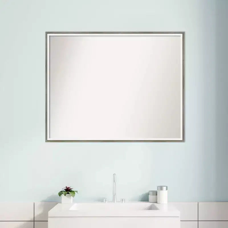 Specchio da parete per bagno Lucie Wood non smussato 29" x 23" argento - Amanti Art: rettangolare moderno, include ferramenta per il montaggio