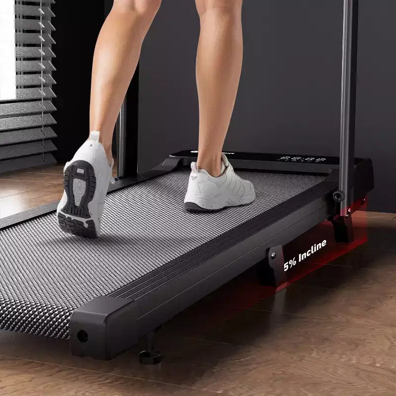 Tapis roulant pieghevole DeerRun A6 Plus 2026 nuovo slim 2 in 1 con inclinazione del 5%, Bluetooth e telecomando, 136 kg