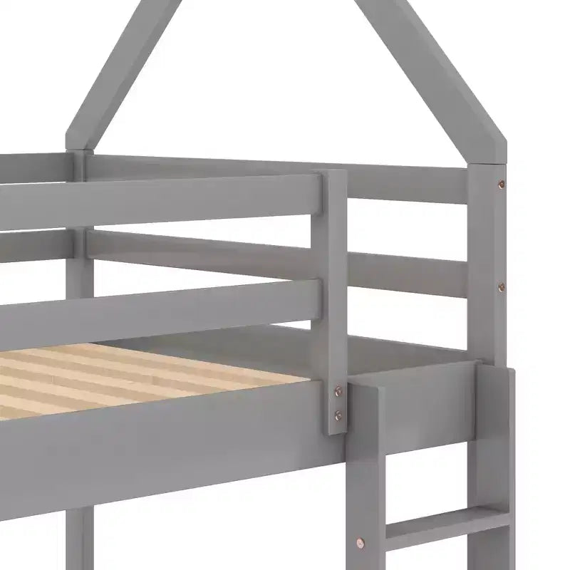 Letto a castello basso singolo su singolo a forma di casa Whisen con scaletta