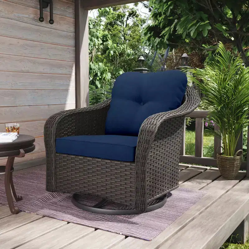 Sedia a dondolo da esterno in vimini/rattan UPTIOT con cuscini