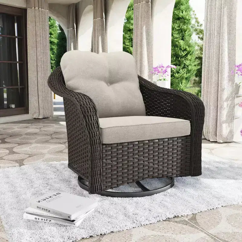 Sedia a dondolo da esterno in vimini/rattan UPTIOT con cuscini