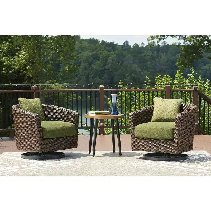 Signature Design by Ashley Horizon Hall Poltrona girevole da esterno per tutte le stagioni con cuscino, Verde