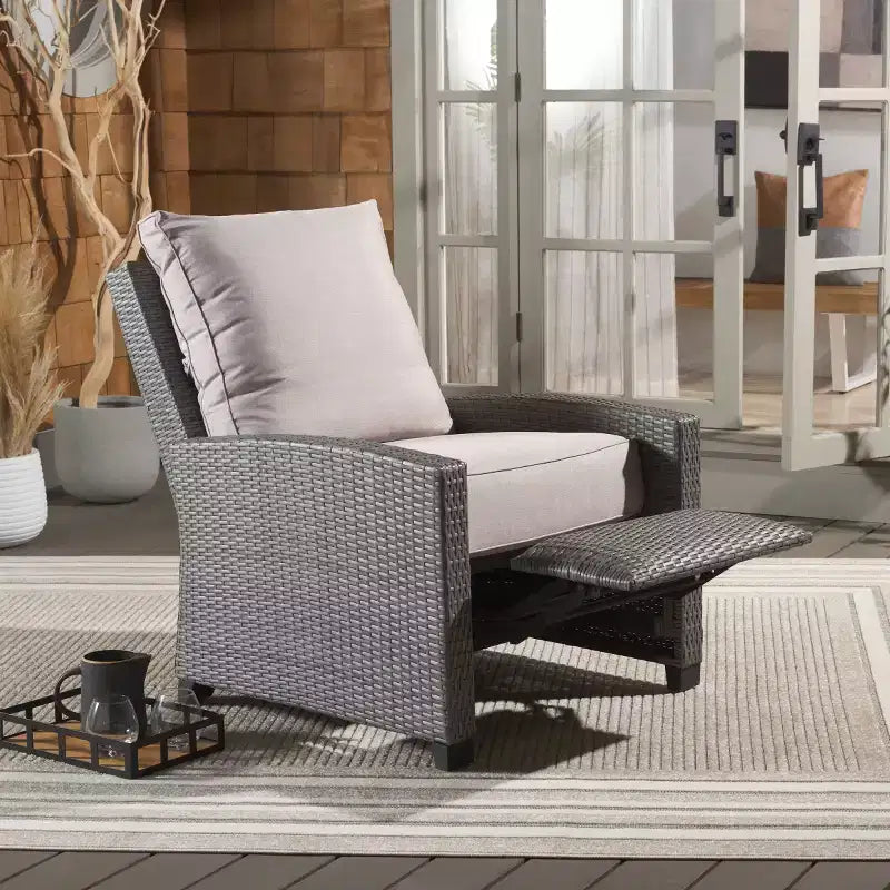 Poltrona reclinabile Landon per interni/esterni - PAT7538 - Safavieh