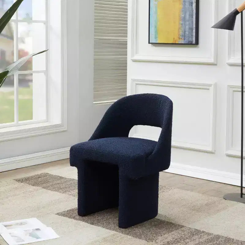LeisureMod Quell Modern Side Boucle Accent Chair  Stylish Cozy Upholstered Seat with Curved Back, Perfect for Living Room, Bedroom, or Lounge
