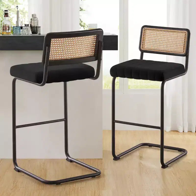Bekrvio Sgabelli da Bar Girevoli 30 Pollici, Set da 2/3/4 con Schienale in Rattan, Rivestimento in Velluto e Struttura in Metallo Nero, Sgabello da Cucina Moderno di Metà Secolo per Isola e Pub