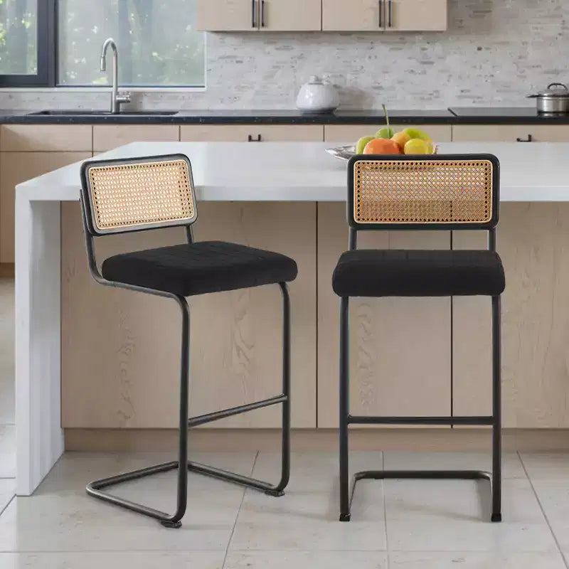 Bekrvio Sgabelli da Bar Girevoli 30 Pollici, Set da 2/3/4 con Schienale in Rattan, Rivestimento in Velluto e Struttura in Metallo Nero, Sgabello da Cucina Moderno di Metà Secolo per Isola e Pub