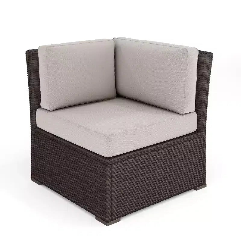 Divano Sezionale Angolare da Esterno Martha Stewart Bedford in Rattan Vimini con Cuscini per Tutte le Stagioni