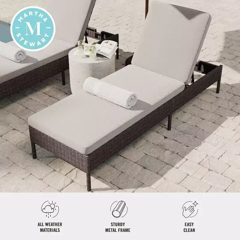 Martha Stewart Bedford Sdraio Regolabile per Patio da Interni-Esterni in Rattan Sintetico con Cuscini per Tutte le Stagioni