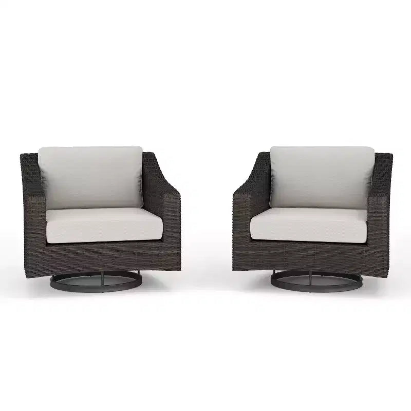 Martha Stewart Bedford - Set di 2 sedie da patio per interni ed esterni in rattan intrecciato con girevole a 360 gradi e cuscini per tutte le stagioni