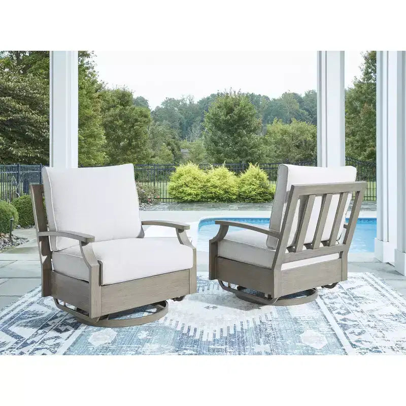 Signature Design by Ashley Rainier Ranch - Poltrona Girevole da Esterno con Cuscini in Schiuma per Tutte le Stagioni, Beige (1 Sedia)