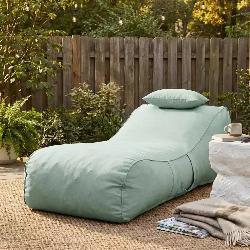 Christopher Knight Home Maeve Poltrona Sacco Versatile Moderna da Esterno con Cuscino