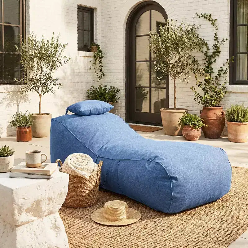 Christopher Knight Home Maeve Poltrona Sacco Versatile Moderna da Esterno con Cuscino