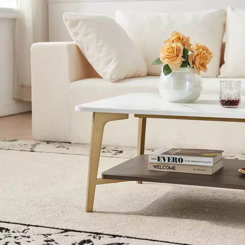 Tavolino da caffè rettangolare GDFStudio Nat 47.24 con doppio strato in ferro, piano in ceramica e ripiano in legno