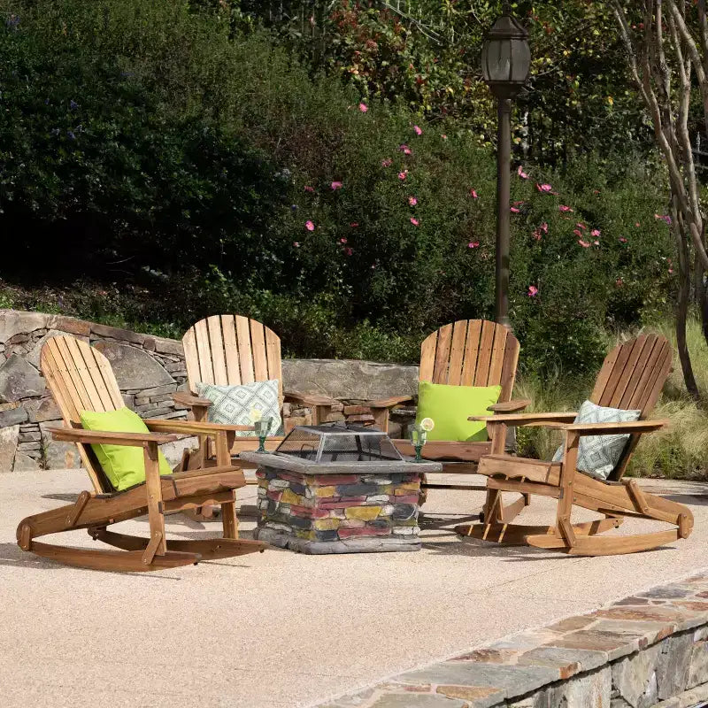 Christopher Knight Home Hermes Set da 5 Pezzi con Poltrona a Dondolo Adirondack e Braciere in Legno di Acacia per Esterni