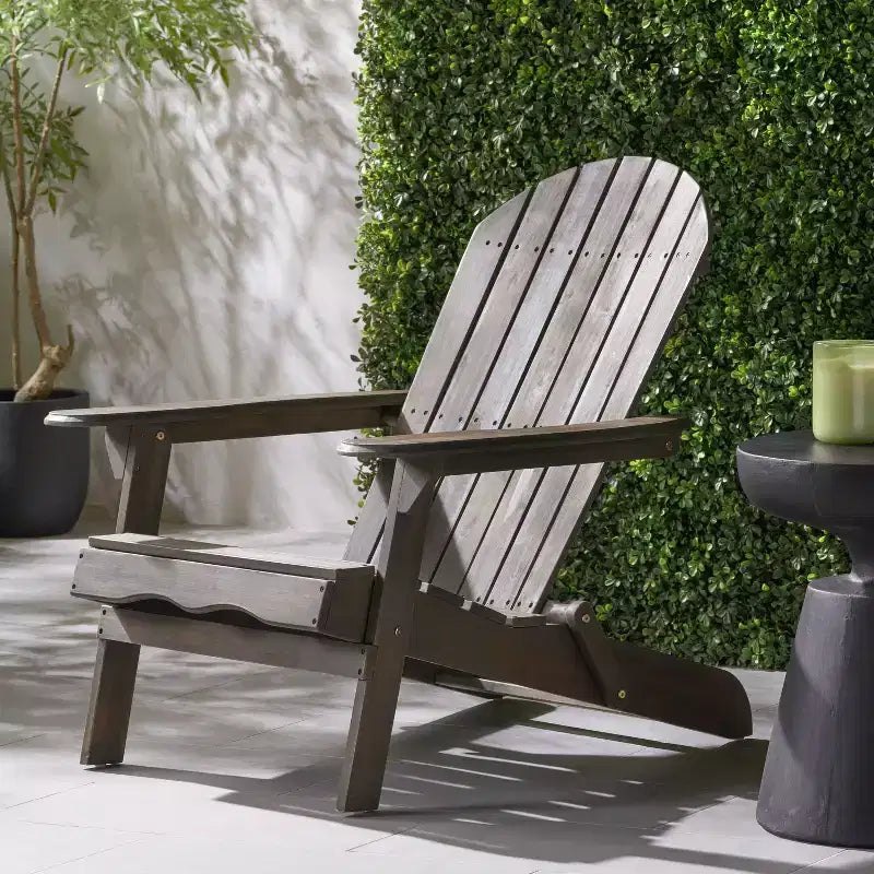 Sedia Adirondack Pieghevole Rustica Okak in Acacia Premium per Patio, Veranda, Giardino e Cortile, Sedia a Sdraio da Esterno, Max 136 kg