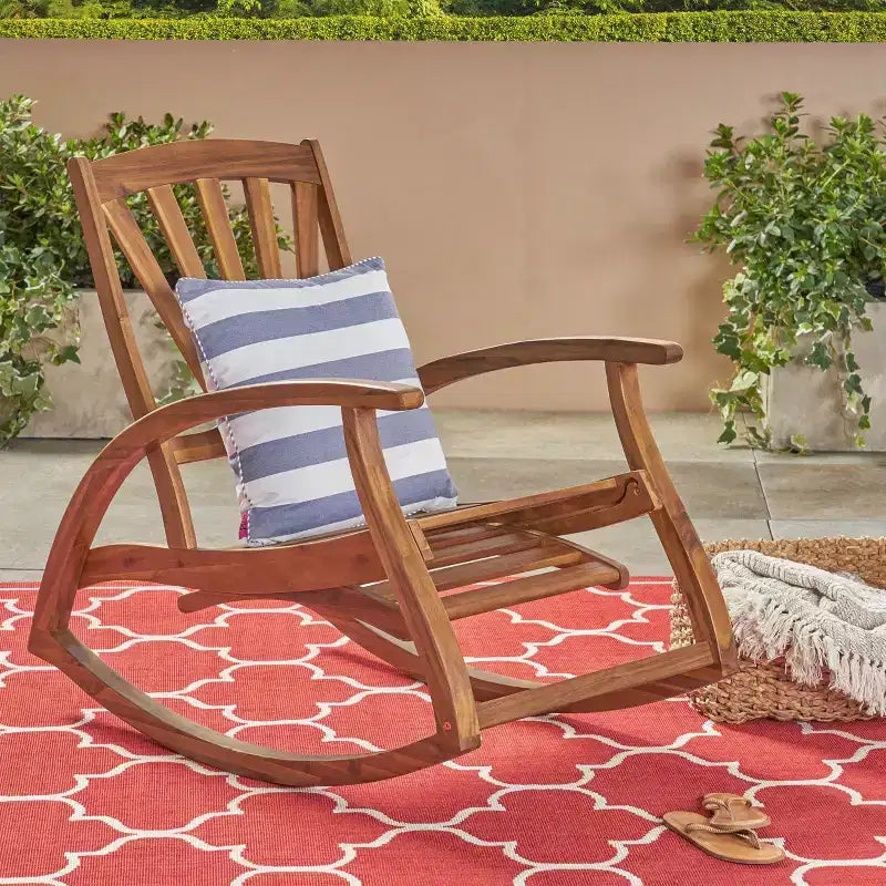 Okak Sedia reclinabile elegante Boho Sedia a dondolo in acacia con poggiapiedi retrattile per giardino, portico e cortile, sedia per il tempo libero all'aperto