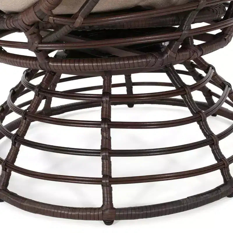 Okak Poltrona a uovo moderna in vimini PE, sedie in rattan con imbottitura confortevole per esterni e interni, sedia d'accento elegante per portico, cortile e giardino, marrone