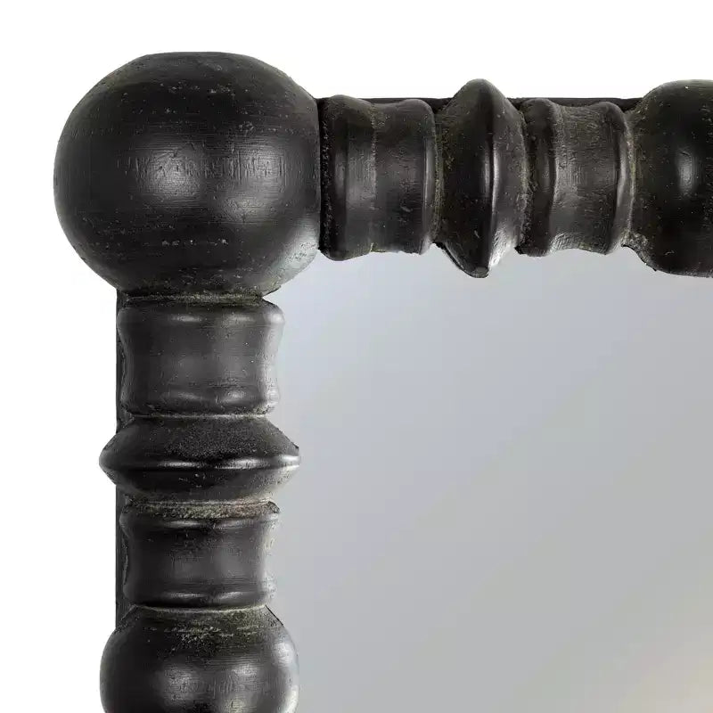 Specchio con cornice in legno con perline e pioli, nero, di Storied Home Chic