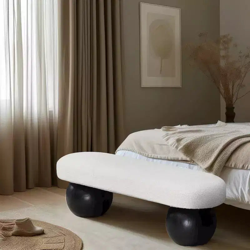 Meridian Furniture, Panca Bowie