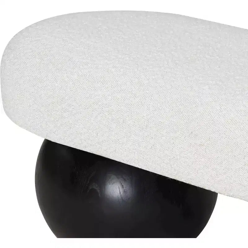 Meridian Furniture, Panca Bowie