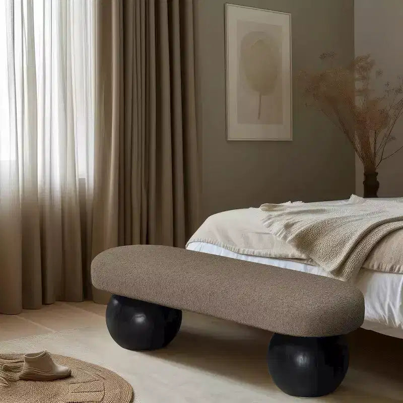 Meridian Furniture, Panca Bowie