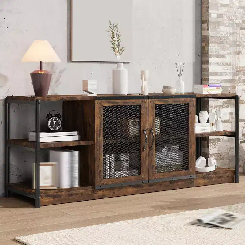 Mobile TV moderno per TV fino a 75 pollici, mobile per intrattenimento con ante in rete e 4 ripiani aperti, tavolo console TV multimediale in legno, grigio da 63 pollici