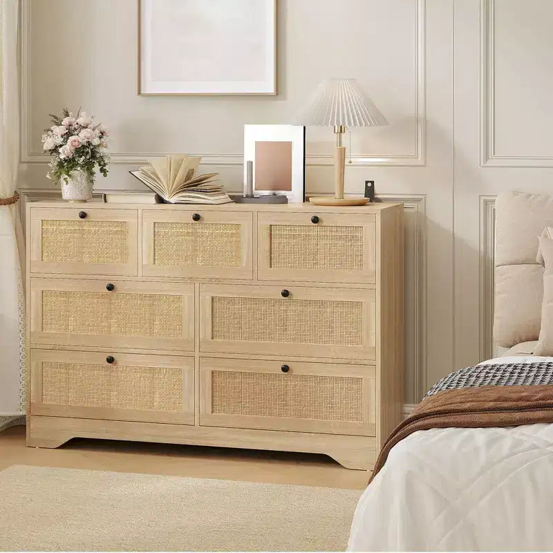 Comò in Rattan a 7 Cassetti per Camera da Letto, Cassettiera Larga 130 cm, Comodino per Armadio, Organizzatore Contenitore in Legno per Soggiorno Corridoio Ingresso