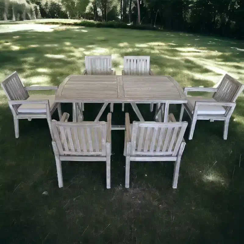 Sedia da pranzo per esterni Courtyard Casual Surf Side con cuscino, in teak e legno color grigio chiaro