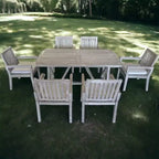 Sedia da pranzo per esterni Courtyard Casual Surf Side con cuscino, in teak e legno color grigio chiaro