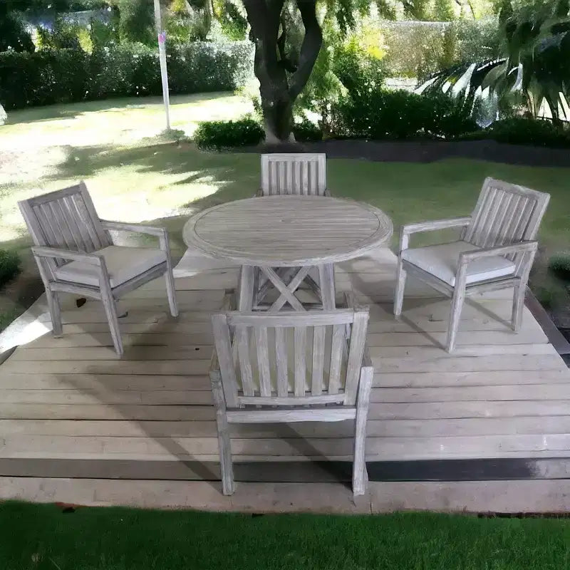 Sedia da pranzo per esterni Courtyard Casual Surf Side con cuscino, in teak e legno color grigio chiaro