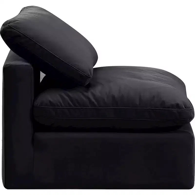 Meridian Furniture Sedia Senza Braccioli in Velluto Indulge