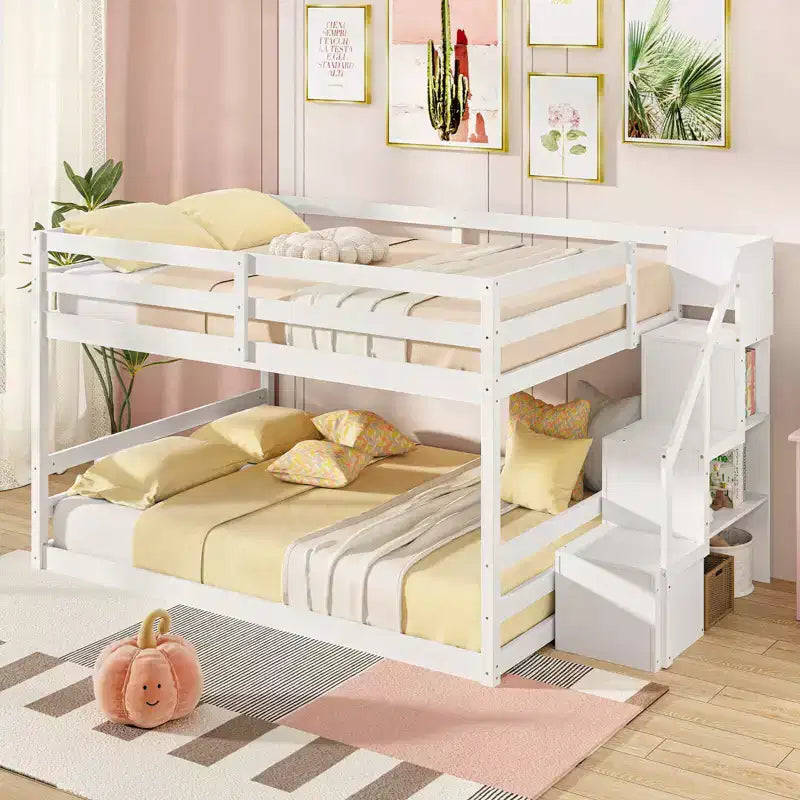 Letto a Castello Basso Costway Full Over Full con Scale Contenitore e Sponde di Sicurezza a Tutta Lunghezza Bianco/Grigio