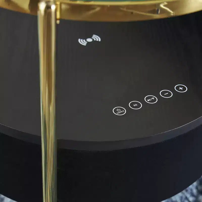 Tavolino d'appoggio contemporaneo nero e oro Nedman di Signature Design by Ashley con altoparlante Bluetooth