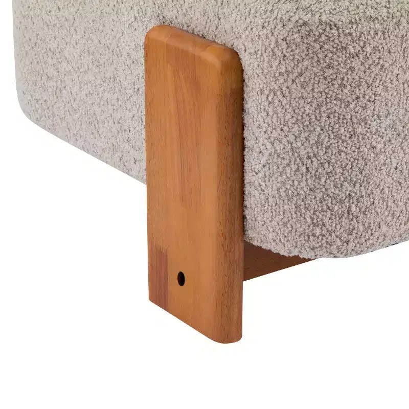 Sedia imbottita Orla contemporanea in legno di gomma e bouclé Christopher Knight Home