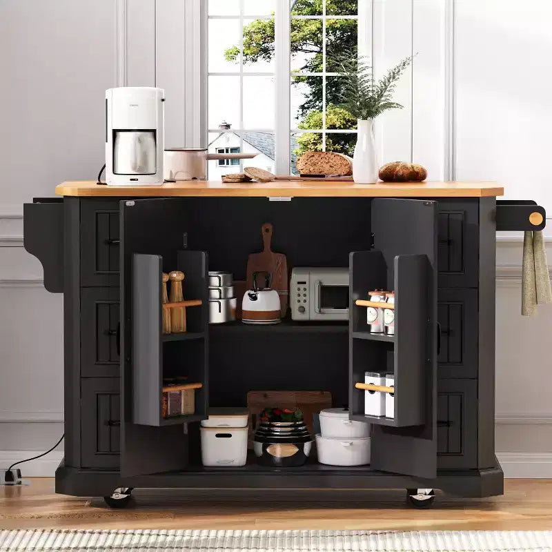 Carrello da cucina Okak con anta a ribalta in impiallacciatura di legno di caucciù, organizer da piano di lavoro con presa di corrente, 4 ripiani a sportello e 6 cassetti profondi per cucina