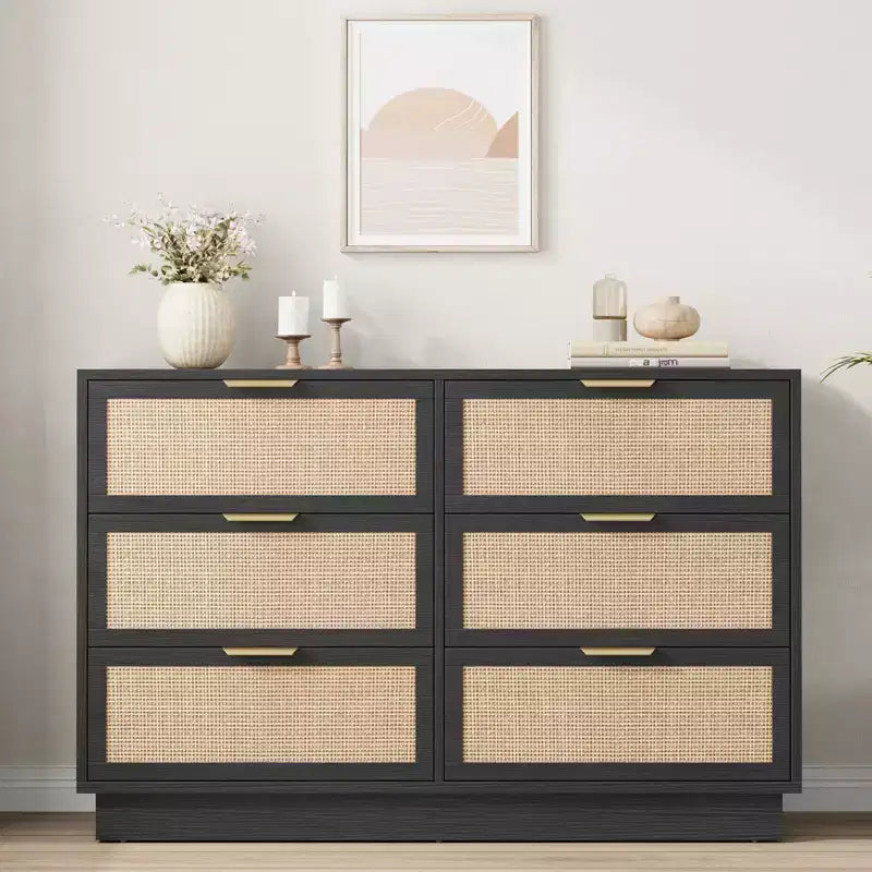 Comò a 6 cassetti in rattan, cassettiera nera larga 47 pollici a 6 cassetti con maniglie in metallo e robusta base in legno per camera da letto, soggiorno, cameretta, armadio