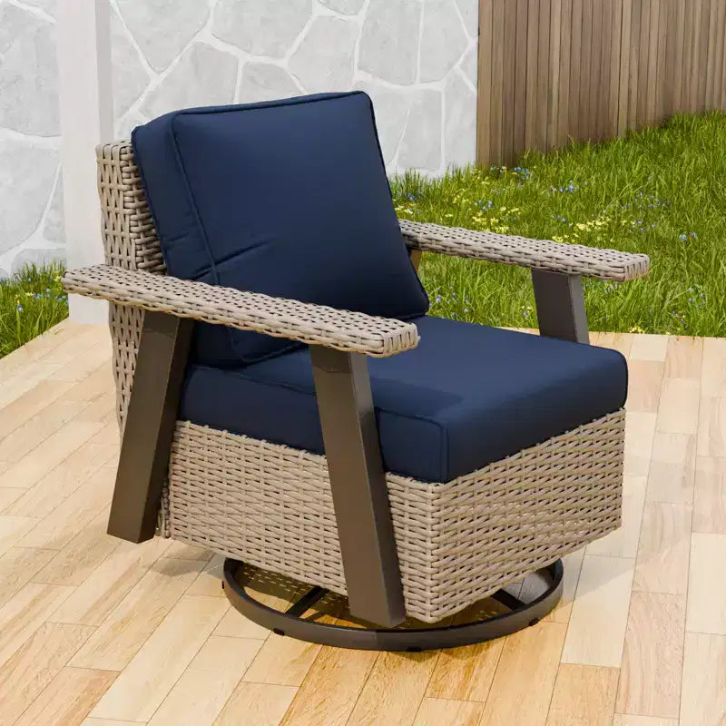Poltrona reclinabile da esterno EAGLE PEAK Classic 360 Swivel Rocker con cuscini spessi, in vimini per tutte le stagioni