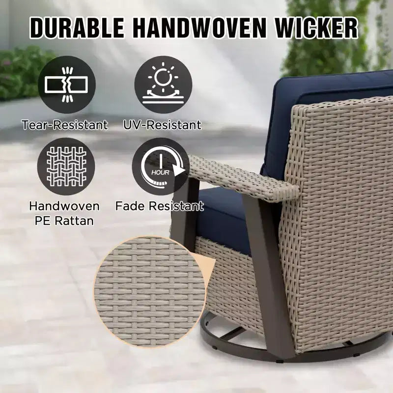 Poltrona reclinabile da esterno EAGLE PEAK Classic 360 Swivel Rocker con cuscini spessi, in vimini per tutte le stagioni