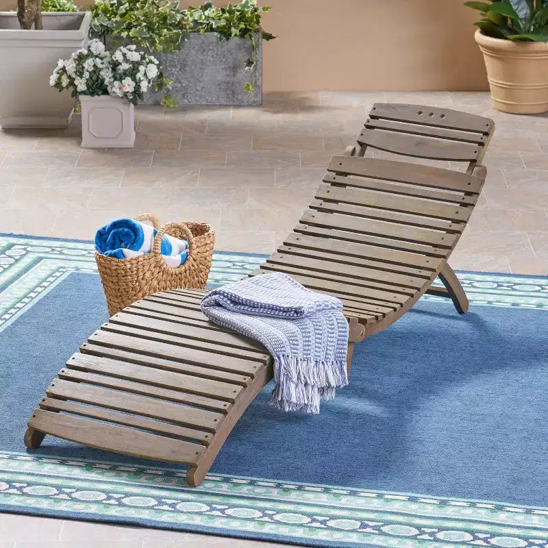 Okak Wooden Lounge Chairs with Curved Design, Foldable Outdoor Recliner with Slat Seat, Porch Chairs for Garden, Pool Side, Backyard