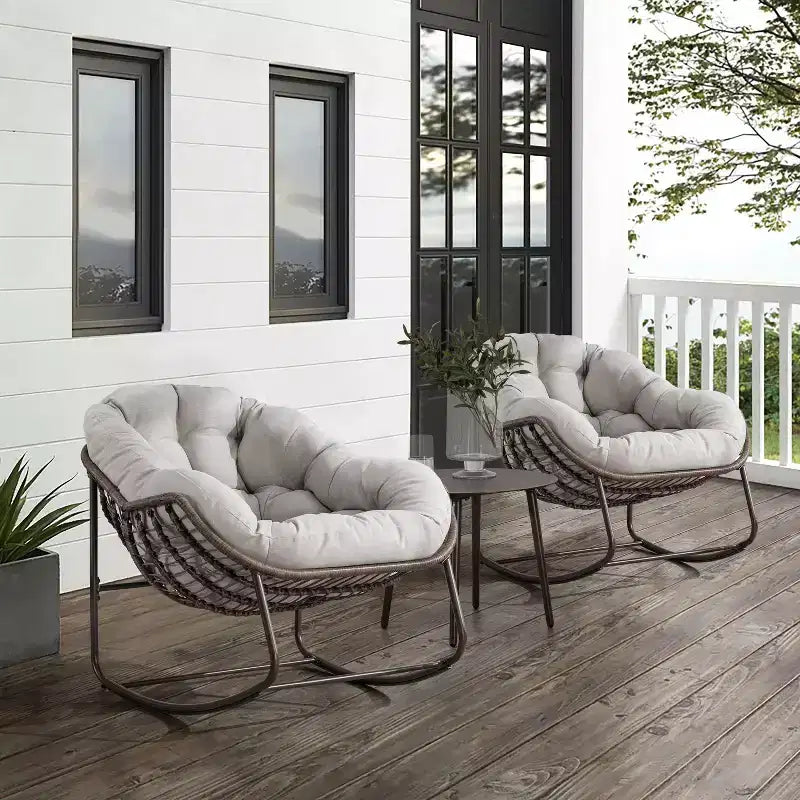 Poltrone a dondolo Okak Outdoor in rattan con cuscini imbottiti, reclinabili da esterno con robusto telaio in metallo, sedie da portico per giardino, cortile