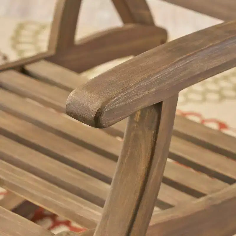 Sedia a dondolo Okak Outdoor in legno di acacia con pannello poggiapiedi retrattile, sedia da giardino con braccioli fissi, sedie a dondolo da patio per portico, grigio