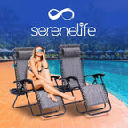 SereneLife Sedie Reclinabili da Esterno con Tavolino Laterale e Porta Bicchiere in Plastica e Cuscini Poggiatesta Imbottiti (Grigio) Confezione da 2