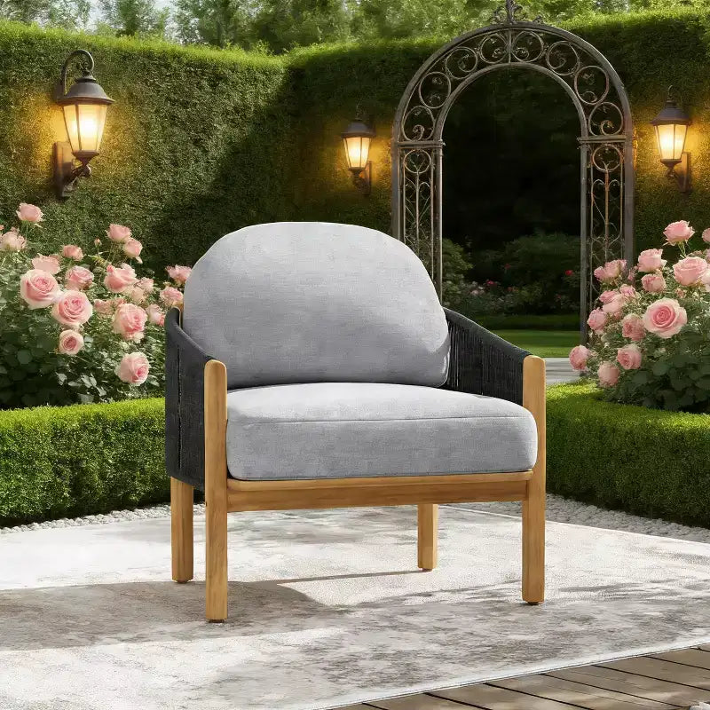 Poltrona da club da esterno ModernLuxe in corda, poltrona da patio con accento moderno, struttura in legno di acacia resistente alle intemperie e cuscino (set da 1/2)