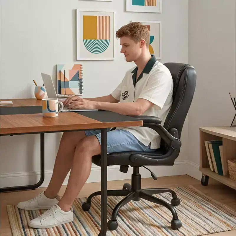Sedia da ufficio ergonomica Pinmoco con cuscino a doppio strato, sedia da gaming con ruote e braccioli ribaltabili, in pelle PU