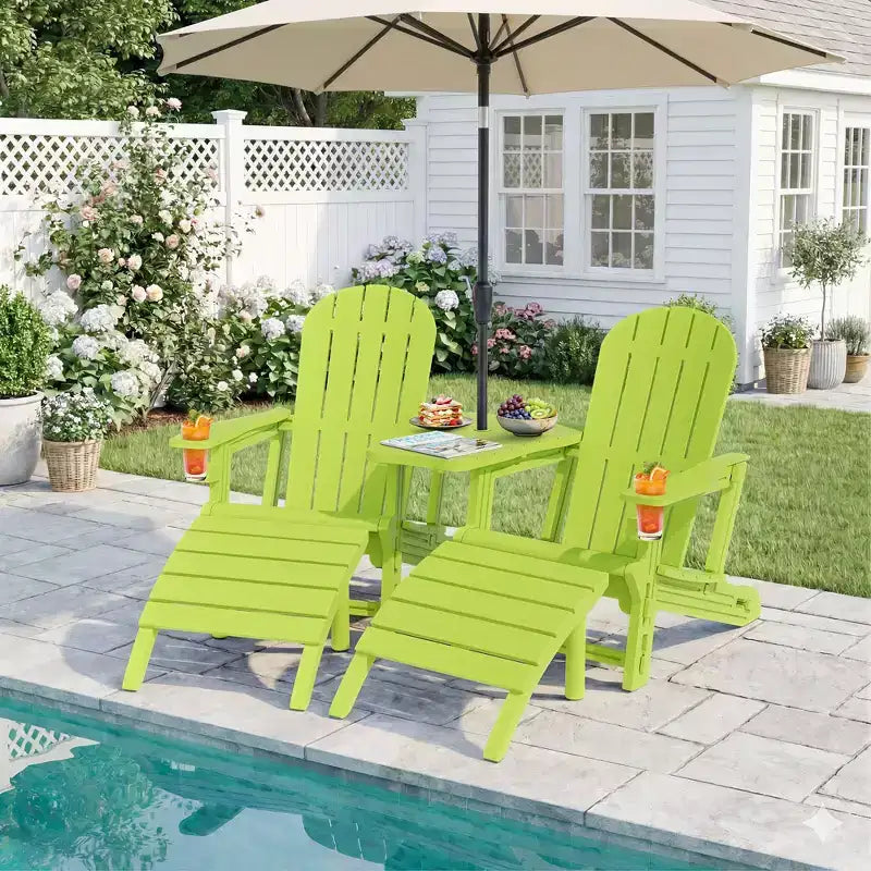 Set di sedie Adirondack Celebalcony con foro per ombrellone, vassoio rimovibile e 2 poggiapiedi curvi, sedie da esterno in plastica HDPE per patio e piscina