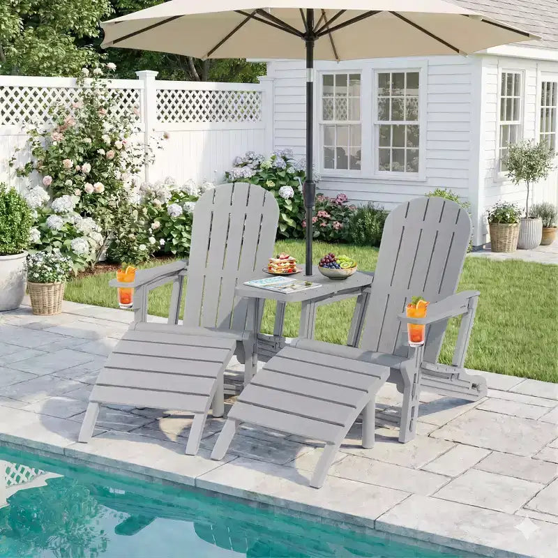 Set di sedie Adirondack Celebalcony con foro per ombrellone, vassoio rimovibile e 2 poggiapiedi curvi, sedie da esterno in plastica HDPE per patio e piscina