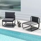 Set di 2 sedie da esterno Costway con cuscini rimovibili, struttura in metallo resistente per bordo piscina