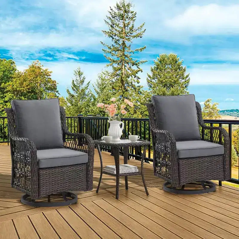 Set di 3 poltrone a dondolo girevoli per patio, girevoli a 360° con tavolino in vetro e comodi cuscini, mobili da esterno in vimini PE per terrazza, portico e piscina