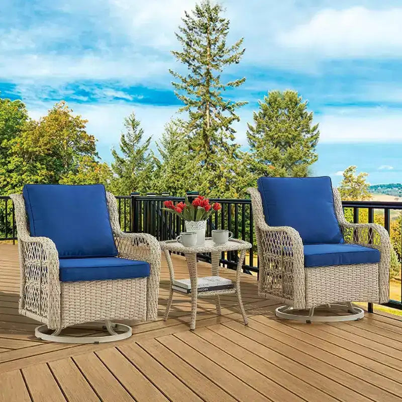 Set di 3 poltrone a dondolo girevoli per patio, girevoli a 360° con tavolino in vetro e comodi cuscini, mobili da esterno in vimini PE per terrazza, portico e piscina